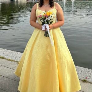 Sherri Hill Prom Dress Size 14.